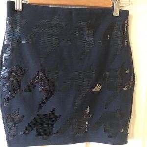 Forever 21 Navy blue skirt w/ sequence